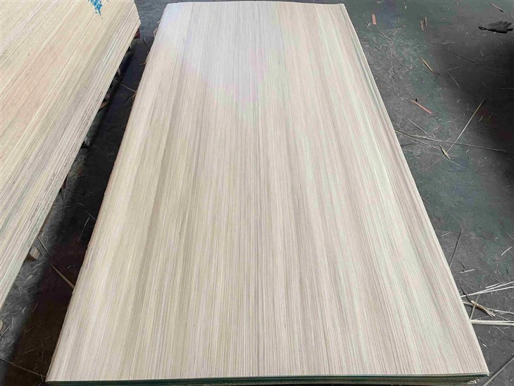 Factory Wholesale 4x8 White Recon Poplar Veneer Sheet For Commercial Plywood